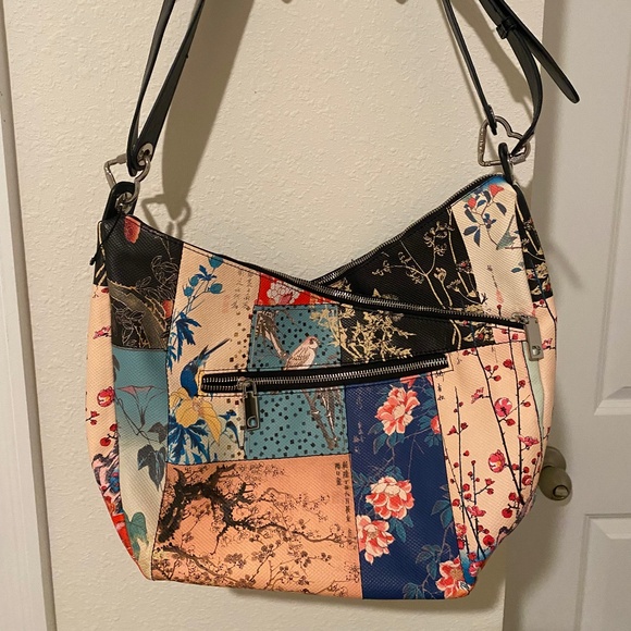 Vibrant leather patchwork style luxury Desigual purse - Picture 1 of 11